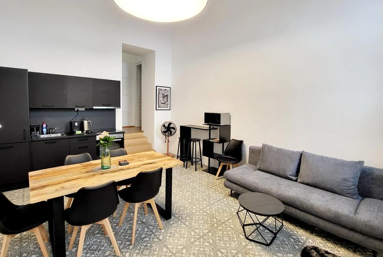 City Apartment Schotten Vienna 0*,